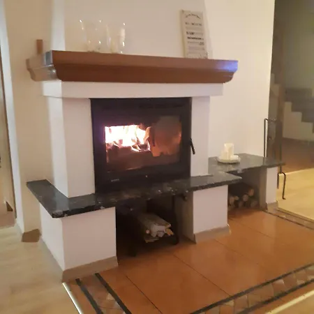 Casa de Férias Dom Letniskowy Zalesie Nad Jeziorem Tajty Wilkasy (Gizycko)