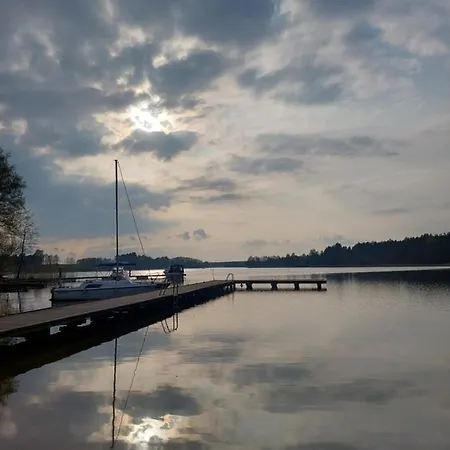 Nyaraló Dom Letniskowy Zalesie Nad Jeziorem Tajty Wilkasy