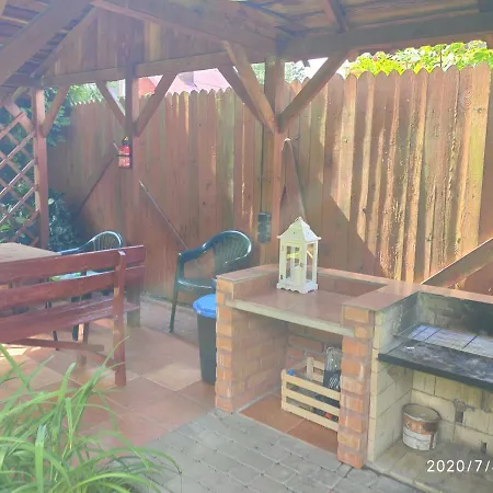 Casa de Férias Dom Letniskowy Zalesie Nad Jeziorem Tajty *