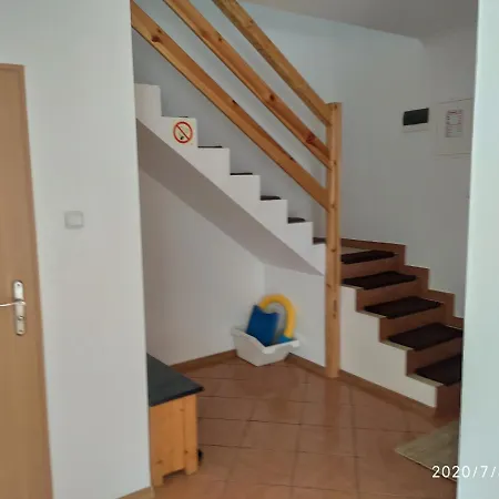 Casa de Férias Dom Letniskowy Zalesie Nad Jeziorem Tajty Wilkasy (Gizycko)