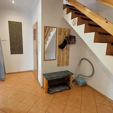 Casa de Férias Dom Letniskowy Zalesie Nad Jeziorem Tajty *